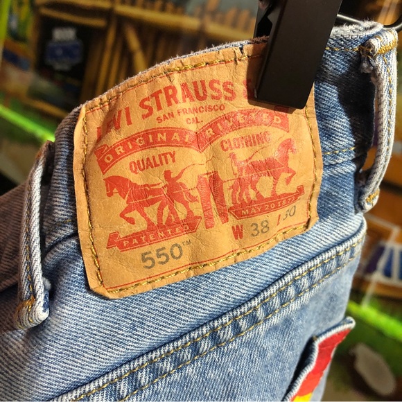 Hand-painted Denim Levi’s Groovy Cut-off Shorts W38 - Picture 3 of 3